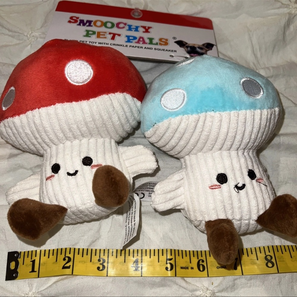 Smoochy Pet Pals Plush Pet Toys with crinkle paper and squeaker /mushrooms